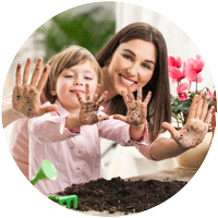 Jardiner avec les enfants : mère enfant