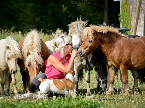 marjorie et poney - ecozoone ecopaturage - ecozoone