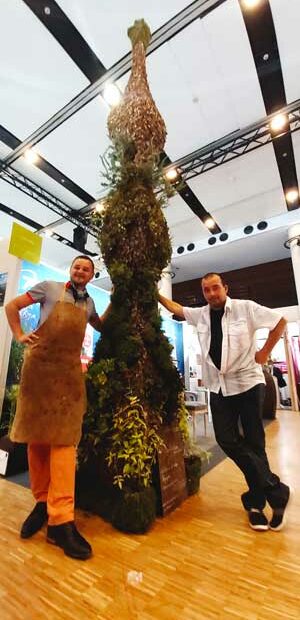 Carrousel-du-Louvre-20211028_142037 100% végétale, une sculture d'Arnaud Schneider