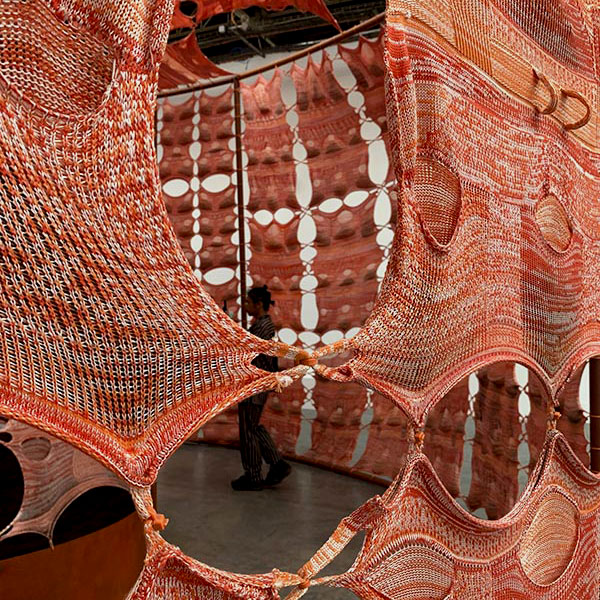 Tabita Rezaire - Amakaba × Olaniyi Studio, Nono: Soil Temple, 2022 ©Isabelle Vauconsant Tabita Rezaire - Amakaba × Olaniyi Studio, Nono: Soil Temple, 2022