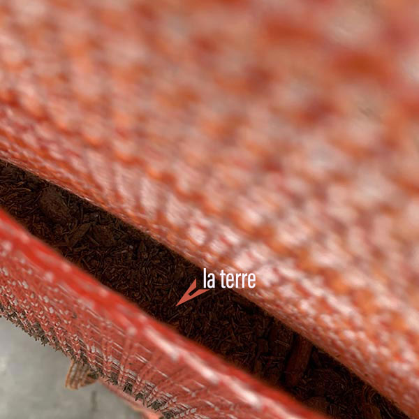 Tabita Rezaire - Amakaba × Olaniyi Studio, Nono: Soil Temple, 2022 ©Isabelle Vauconsant Tabita Rezaire - Amakaba × Olaniyi Studio, Nono: Soil Temple, 2022 ©Isabelle Vauconsant