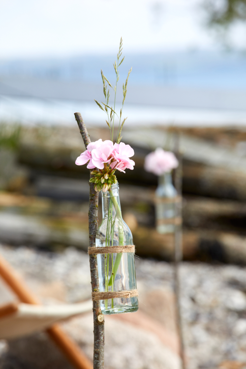 2022_Geraniums_2030_DIY_Garden_Stake_Bottle_Vase_02.jpg-Edit DIY géranium des balcons