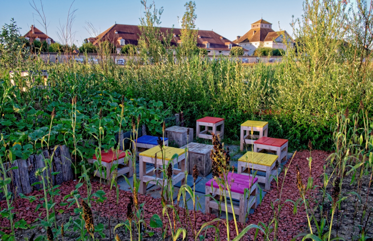 Saline royale Arc et Senans-jardin ephemere-by Didier Hirsch_XT33996-Edit Jardin des couleurs, Arc-et-Senans