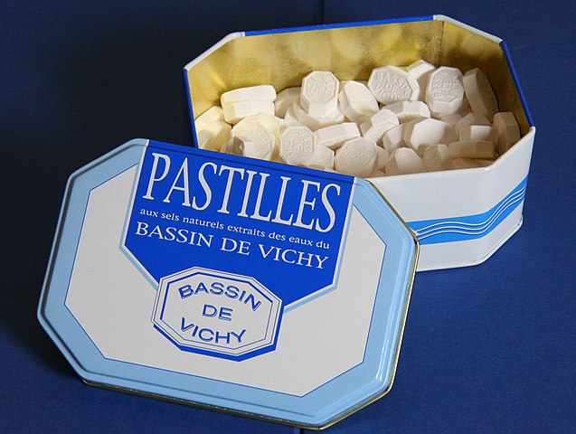 637px-Pastilles_de_Vichy_-_Moinet - Morn the Gorn Pastilles Bassin de Vichy ©Moinet