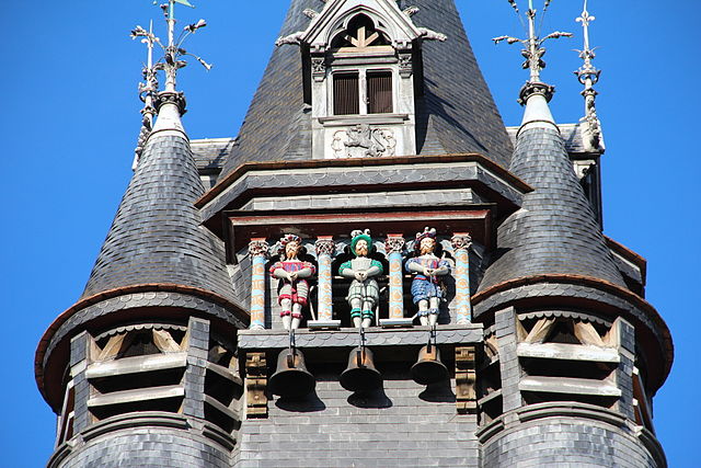 640px-0_Compiègne_-_Les_trois_jacquemarts_de_l'hôtel_de_ville - Jean-Pol GRANDMONT Les 3 picantins ©Jean-Pol GRANDMONT