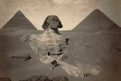 Le-Sphynx-après-les-déblaiements-et-les-deux-grandes-pyramides---Bonfils-(867-1879) le sphynx après les déblaiements et les deux grandes pyramides ©bonfils