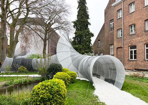 Commun-Thread-So-IL-Triennale-de-Bruges-2024-Common-Thread-par-SO-ILCommon-Thread-par-SO-IL-Common-Thread-par-SO-IL-©V.Collet Triennale de Bruges - Common Thread par SO-IL