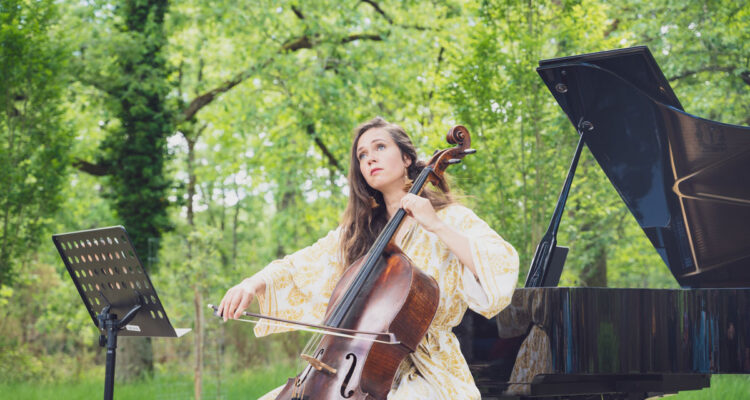 Olivia Gay musique en forêt