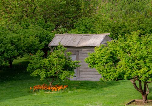 julien-des-montiers-cabane-2023-art-dans-les-jardins-du-rivau Château du Rivau • Cabane de Julien des Monstiers