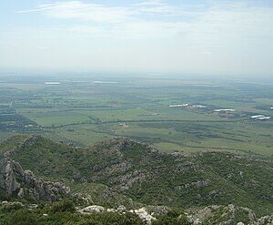 Plaine_de_la_Crau_13_looked_since_Les_Opies_hill_UDPBVSPC Plaine de la Crau