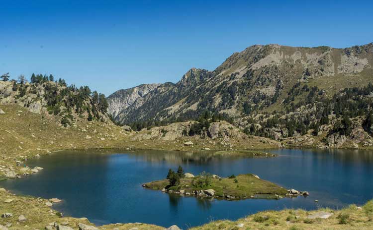Pyrenees-Depositphotos_165718404_S Pyrénées